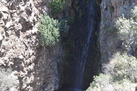 ת-16 תצפית לעבר מפל הג'ילבון שגובהו כ-41 מטר והוא השני בגובהו בגולן