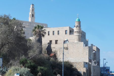 ת-20 מסגד הים ומעליו הכנסיה הפרנציסקנית